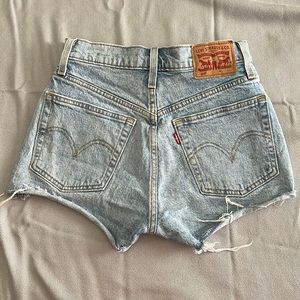 Levi’s 501 Cut Off Jean Shorts. Size 24